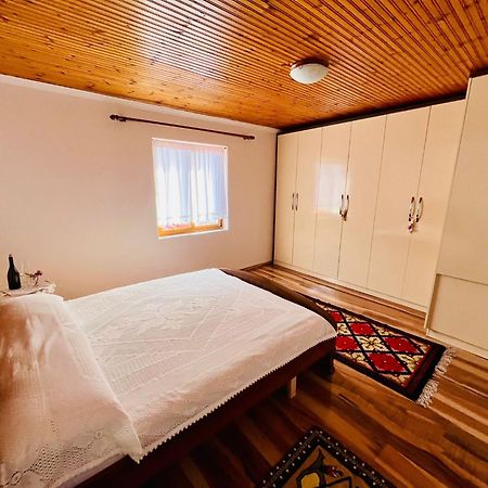 Nena'S Dashe House Berat Exterior foto